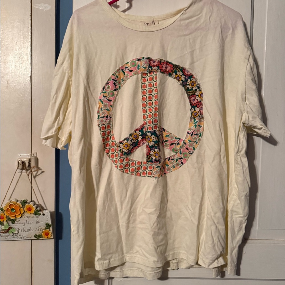 Floral Peace Sign Short Sleeve Tee